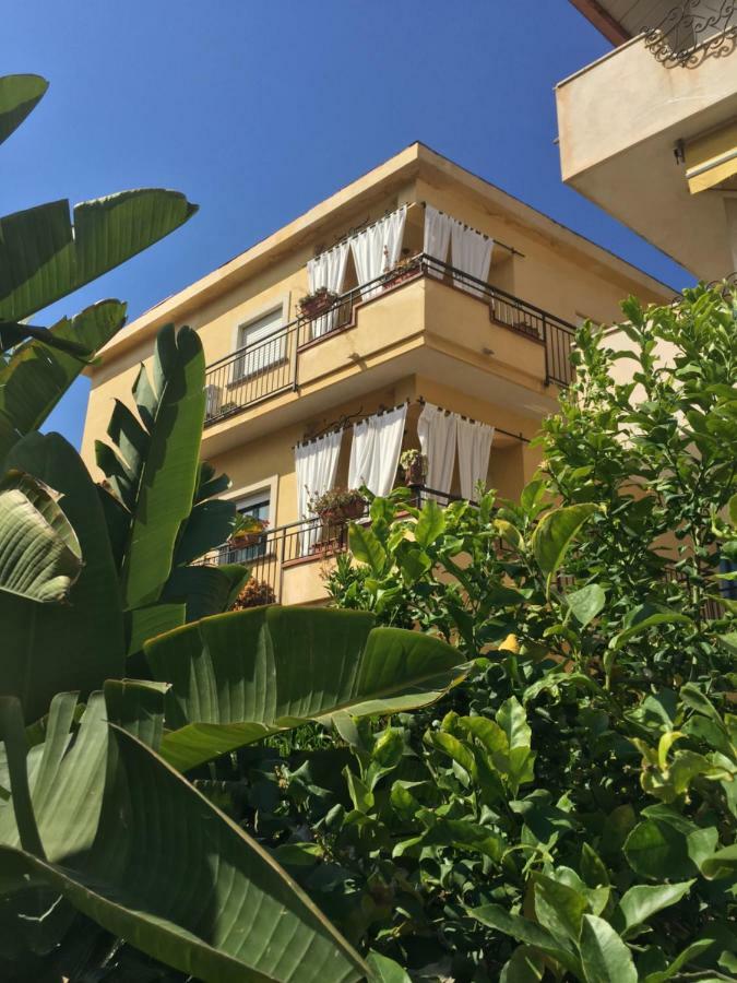 Case Borgo Vacanze Letojanni Exterior foto